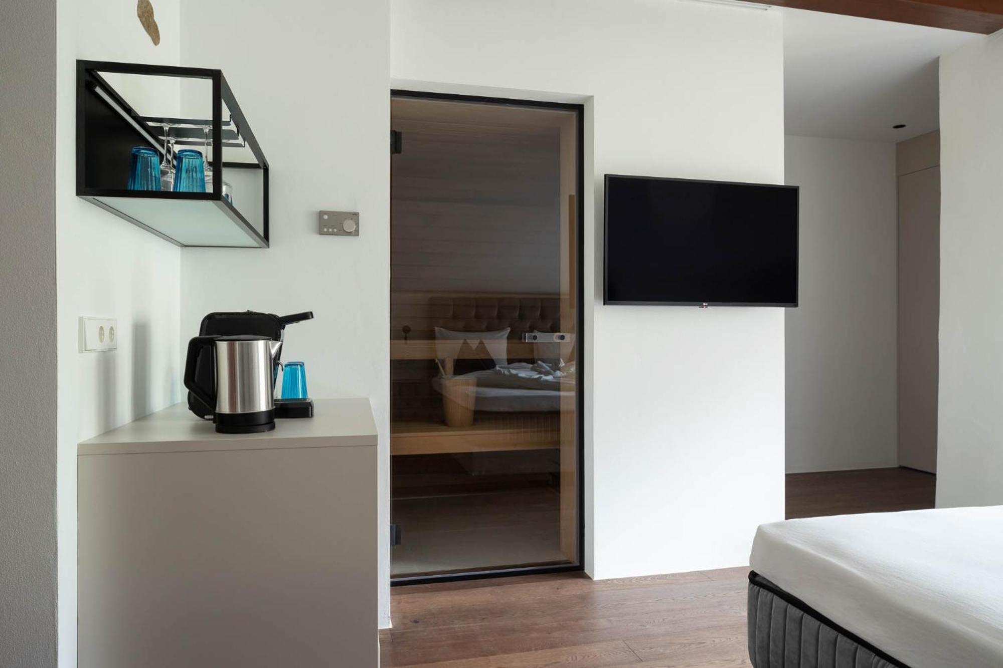 Ansitz Battisti Suites (Adults Only) Caldaro Pokój zdjęcie
